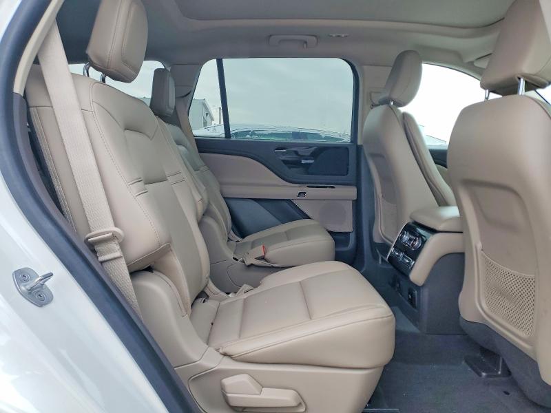 Photo 11 from auction – 2023 LINCOLN AVIATOR with VIN 5LM5J6XC4PGL02181