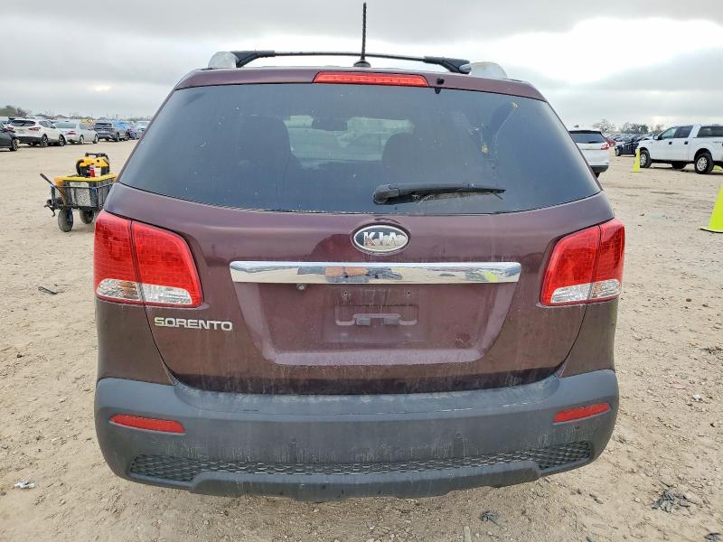 Photo 6 from auction – 2013 KIA SORENTO LX with VIN 5XYKT3A61DG337975