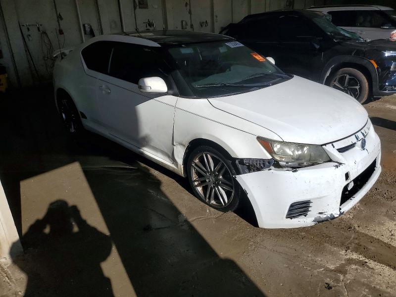 Photo 4 from auction – 2011 TOYOTA SCION TC with VIN JTKJF5C79B3002980