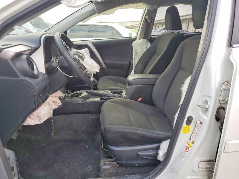 Photo 7 from auction – 2018 TOYOTA RAV4 LE with VIN JTMZFREV0JJ185063