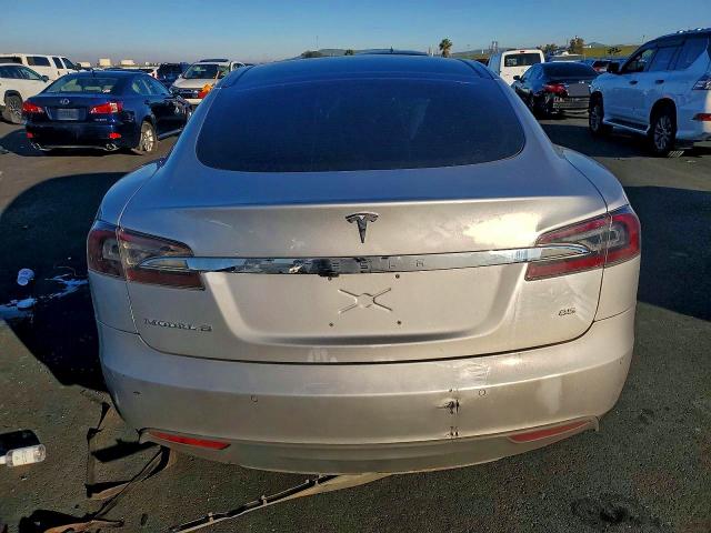 Photo 6 from auction – 2015 TESLA MODEL S 85 with VIN 5YJSA1H12FF083028