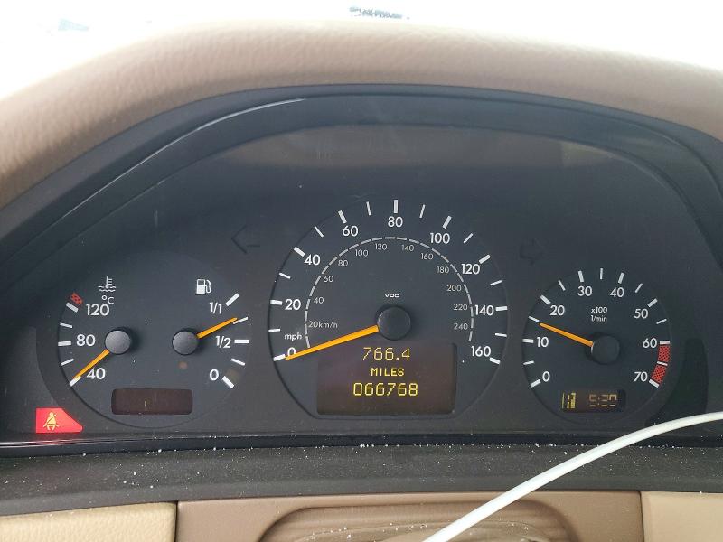 Photo 9 from auction – 2000 MERCEDES-BENZ E-CLASS with VIN WDBJH82J7YX042734