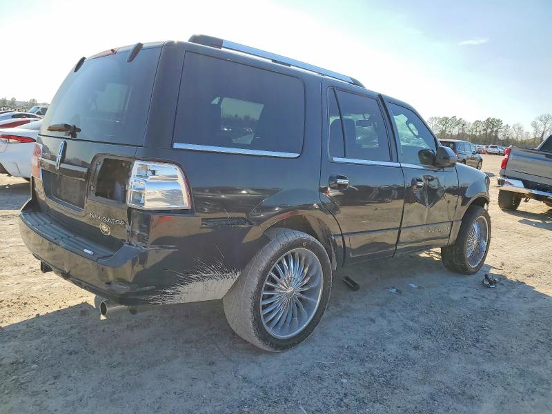 Photo 3 from auction – 2014 LINCOLN NAVIGATOR with VIN 5LMJJ2H52EEL04687