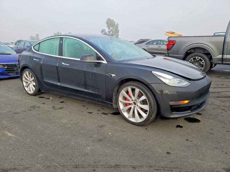 Photo 4 from auction – 2018 TESLA MODEL 3 with VIN 5YJ3E1EB2JF187730
