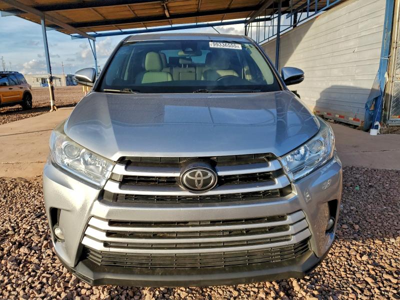 Photo 5 from auction – 2017 TOYOTA HIGHLANDER with VIN 5TDZZRFH8HS226052