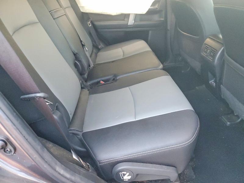 Photo 10 from auction – 2023 TOYOTA 4RUNNER SE with VIN JTENU5JR1P6152201