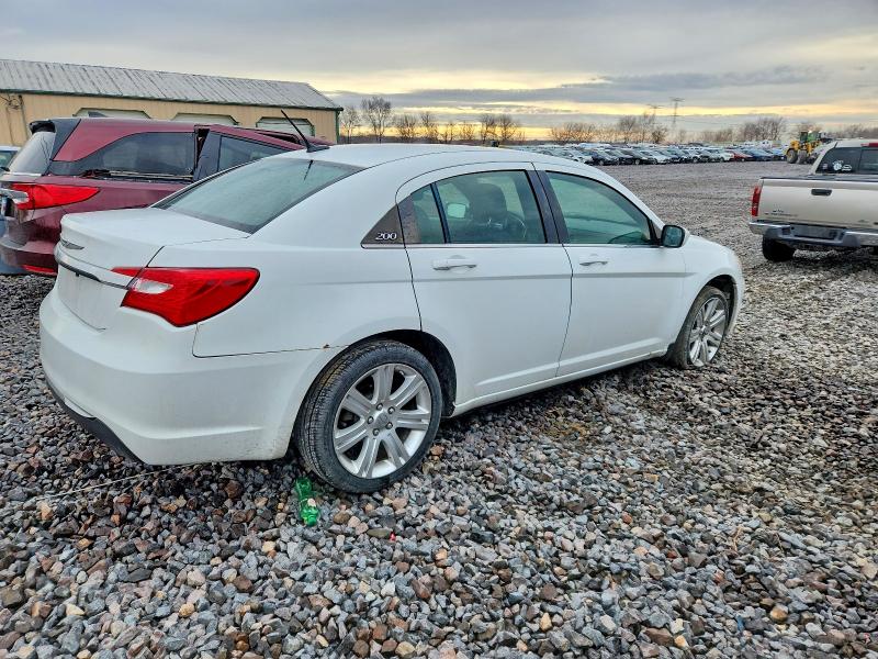 Photo 3 from auction – 2013 CHRYSLER 200 with VIN 1C3CCBBB8DN652926