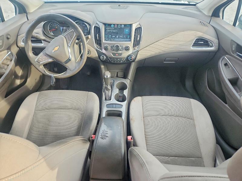 Photo 8 from auction – 2017 CHEVROLET CRUZE LT with VIN 3G1BE6SM2HS577591