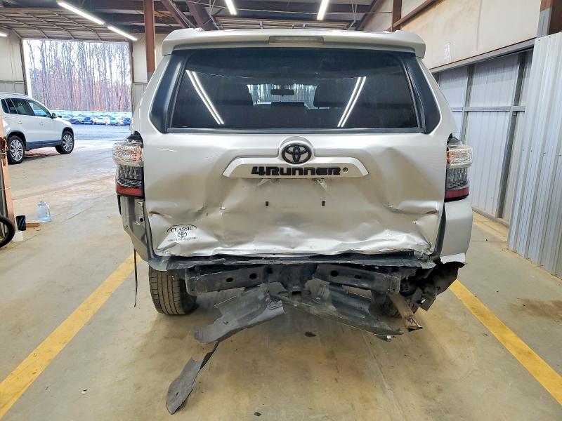 Photo 6 from auction – 2017 TOYOTA 4RUNNER with VIN JTEZU5JRXH5162251