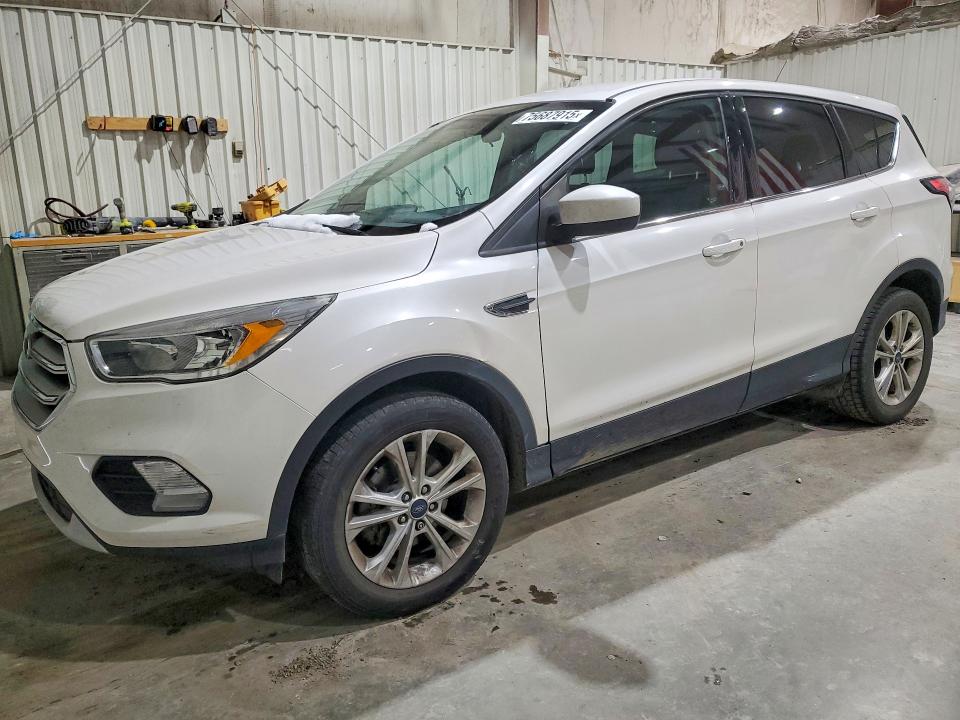 FORD ESCAPE 2017 with VIN 1FMCU0GD2HUB78129 - Photo from auction