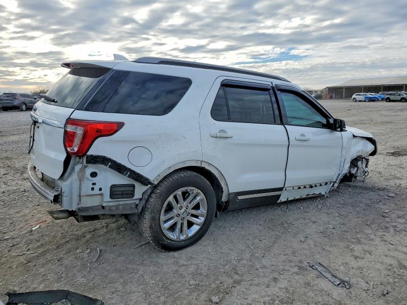 Photo 3 from auction – 2017 FORD EXPLORER with VIN 1FM5K7D82HGA44962