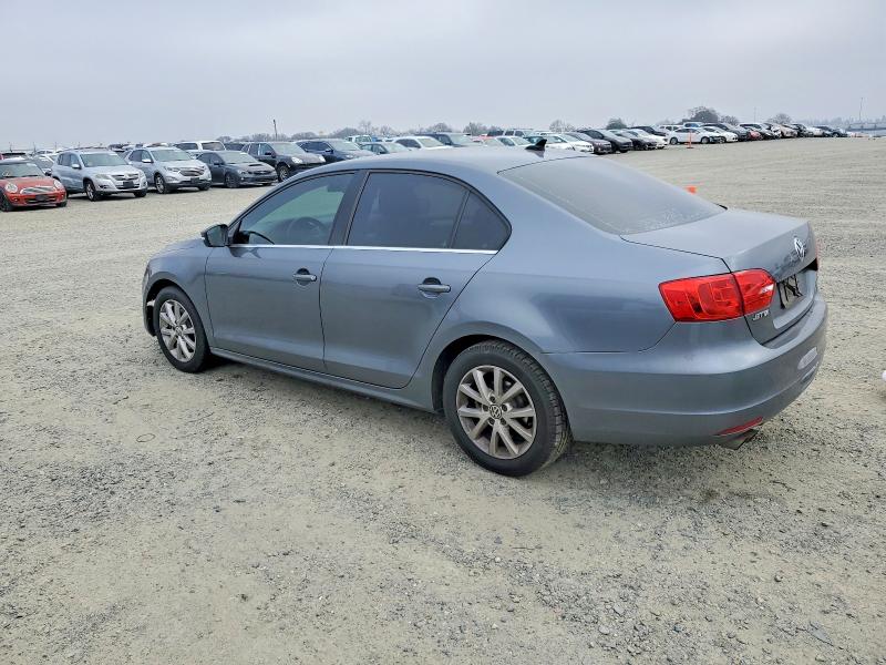 Photo 2 from auction – 2013 VOLKSWAGEN JETTA with VIN 3VWDP7AJ1DM360505