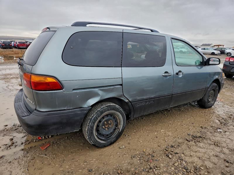 Photo 3 from auction – 1998 TOYOTA SIENNA LE with VIN 4T3ZF13C8WU055964