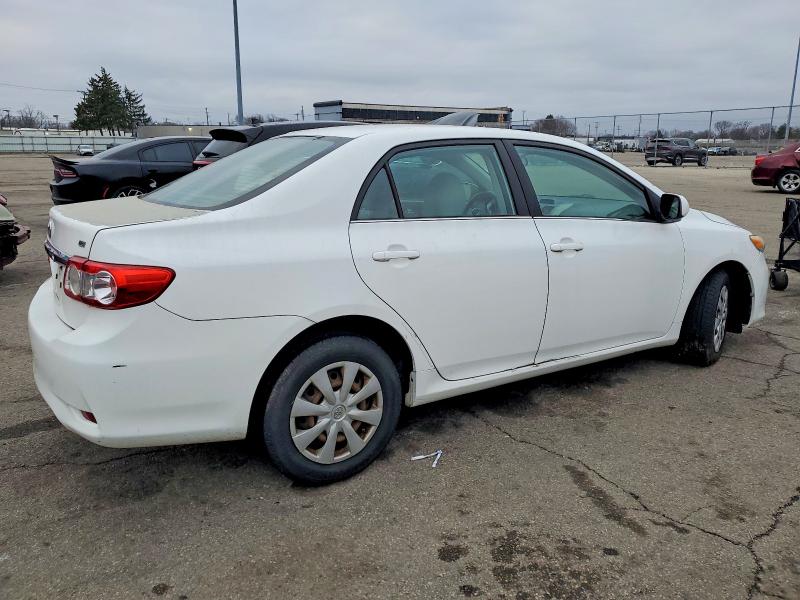 Photo 3 from auction – 2013 TOYOTA COROLLA with VIN 5YFBU4EE3DP156439