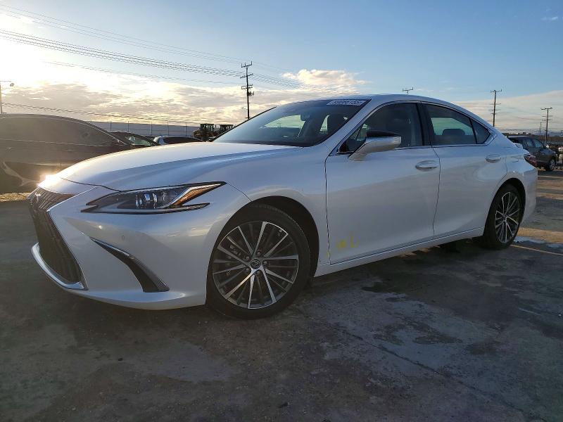 LEXUS ES 2025 с VIN 58ADA1C1XSU070047 - Снимка от търг