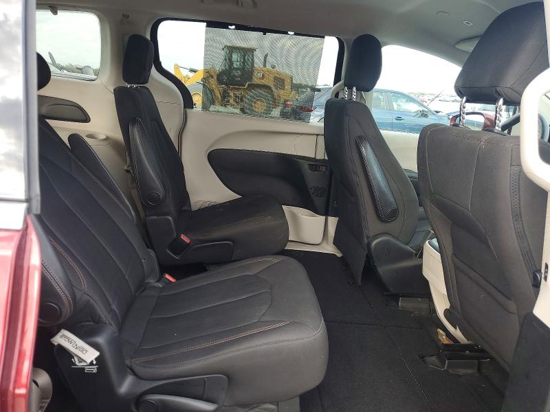 Photo 11 from auction – 2018 CHRYSLER PACIFICA T with VIN 2C4RC1FGXJR306350