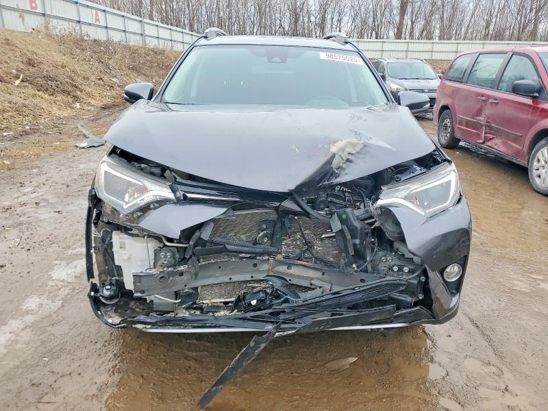 Photo 5 from auction – 2017 TOYOTA RAV4 XLE with VIN JTMRFREV8HJ705049