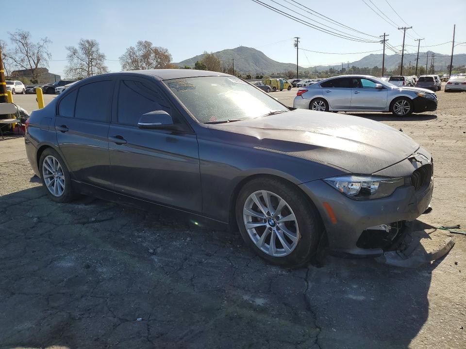 Photo 4 from auction – 2017 BMW 320 with VIN WBA8A9C51HK620283