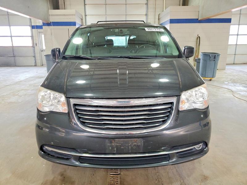 Photo 5 from auction – 2012 CHRYSLER TOWN & COU with VIN 2C4RC1BG4CR359487