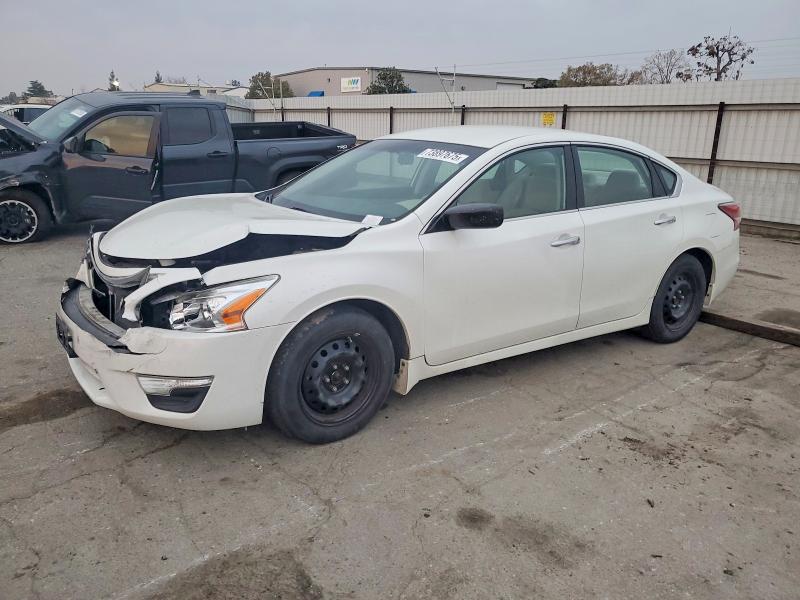 NISSAN ALTIMA 2015 с VIN 1N4AL3AP1FN313617 - Фото с аукциона
