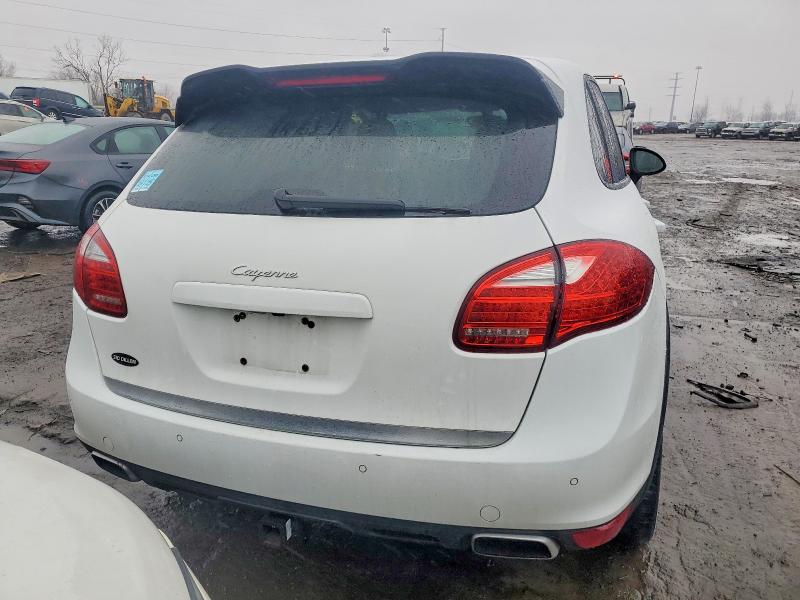 Photo 6 from auction – 2013 PORSCHE CAYENNE with VIN WP1AF2A26DLA36552