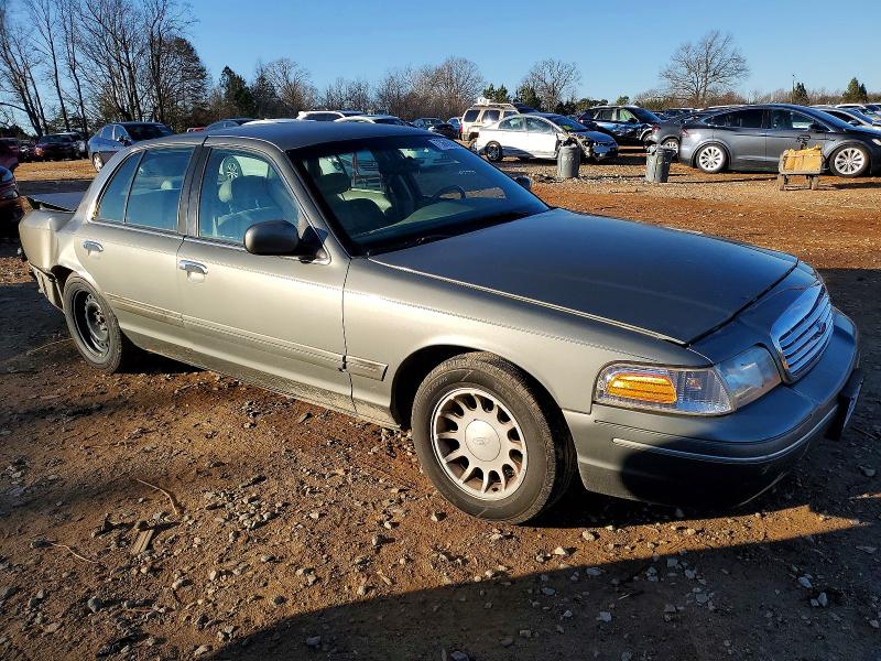 Photo 4 from auction – 2002 FORD CROWN VICT with VIN 2FAFP74W22X131910