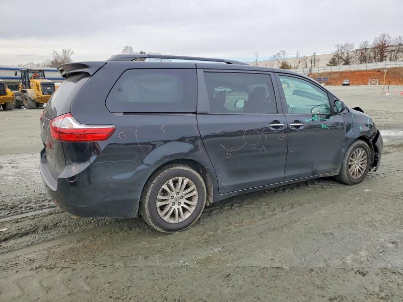 Photo 3 from auction – 2017 TOYOTA SIENNA with VIN 5TDYZ3DCXHS851696
