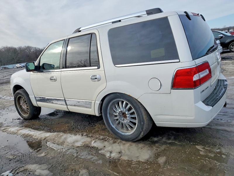 Photo 2 from auction – 2013 LINCOLN NAVIGATOR with VIN 5LMJJ2J57DEL00594