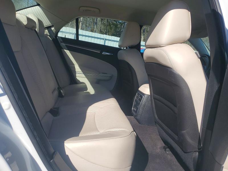 Photo 10 from auction – 2018 CHRYSLER 300 LIMITE with VIN 2C3CCAEG8JH148544