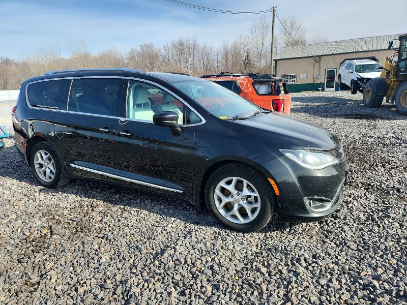 Photo 4 from auction – 2017 CHRYSLER PACIFICA T with VIN 2C4RC1EG9HR577783