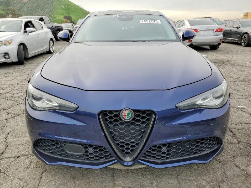 Photo 5 from auction – 2017 ALFA ROMEO GIULIA with VIN ZARFAEEN5H7530126