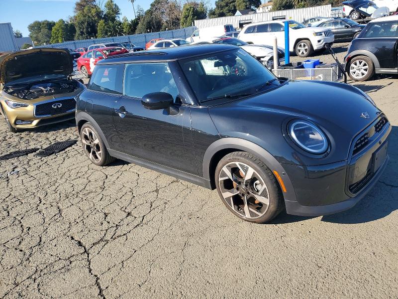 Photo 4 from auction – 2025 MINI COOPER with VIN WMW23GD07S2W32291