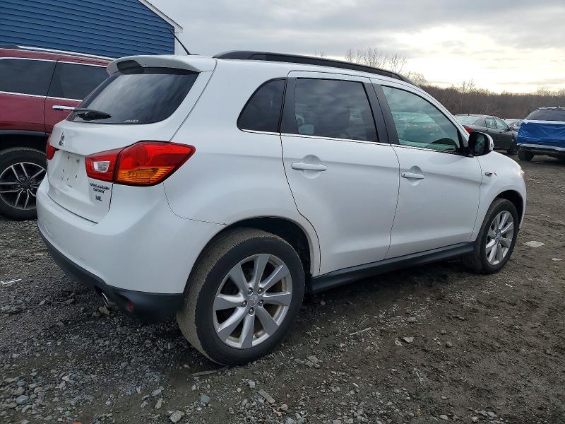 Photo 3 from auction – 2015 MITSUBISHI OUTLANDER with VIN 4A4AR4AW9FE045379