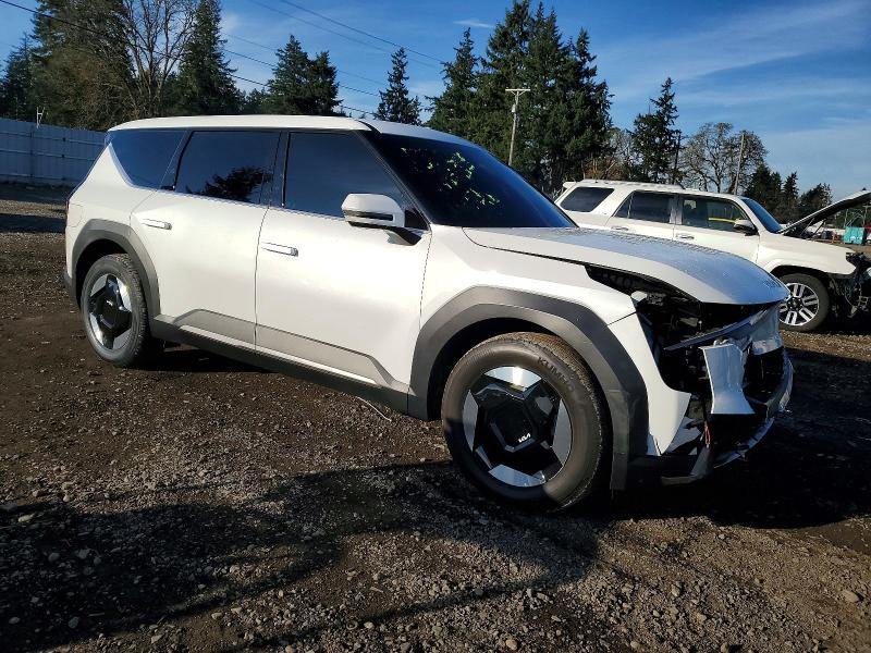 Photo 4 from auction – 2024 KIA EV9 LIGHT with VIN KNDAA5S28R6037711