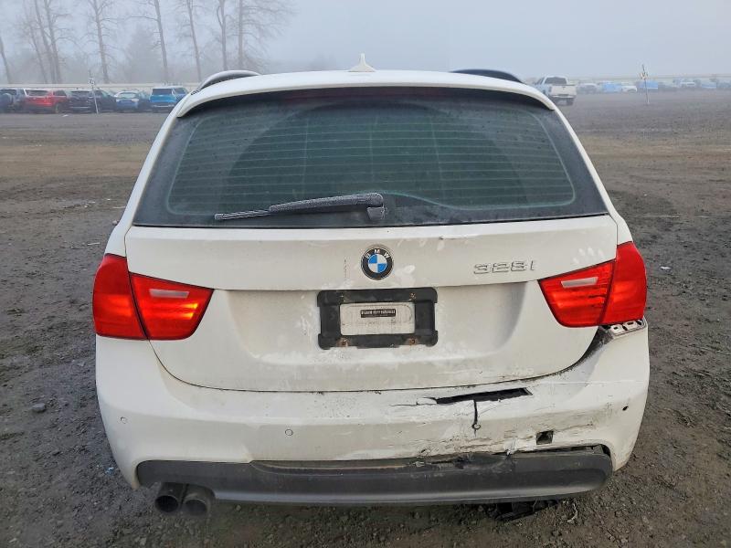 Photo 6 from auction – 2011 BMW 328 XI with VIN WBAUU3C58BA542391