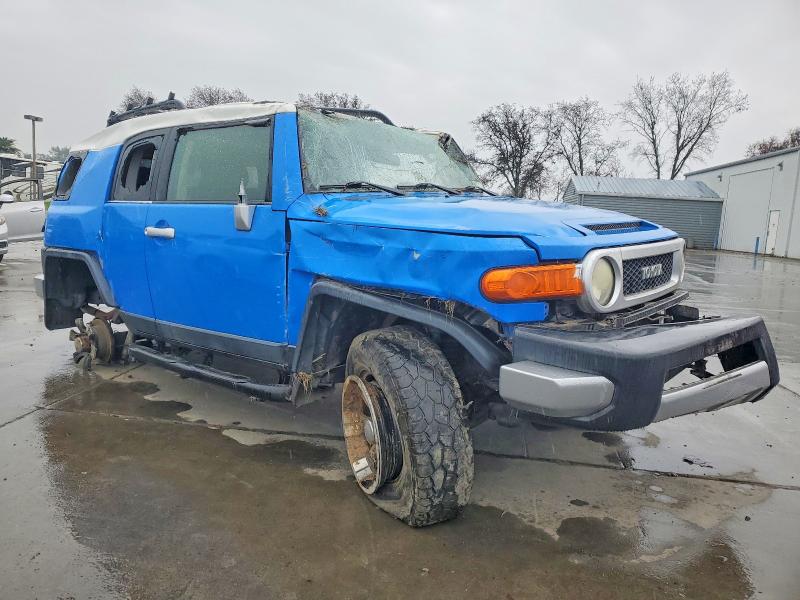 Photo 4 from auction – 2007 TOYOTA FJ CRUISER with VIN JTEBU11F970094701