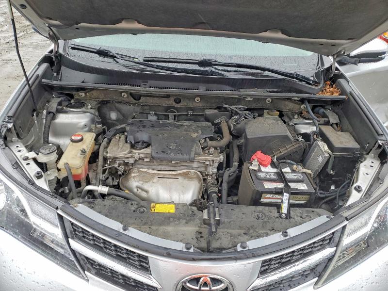 Photo 12 from auction – 2015 TOYOTA RAV4 XLE with VIN JTMRFREV0FD119764