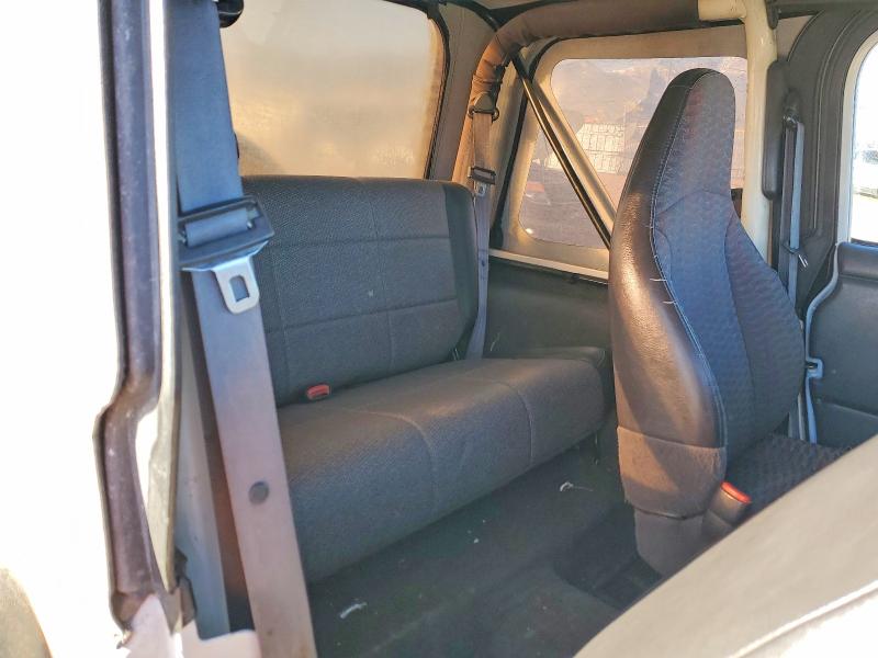 Photo 10 from auction – 2000 JEEP WRANGLER / with VIN 1J4FA29P5YP796177