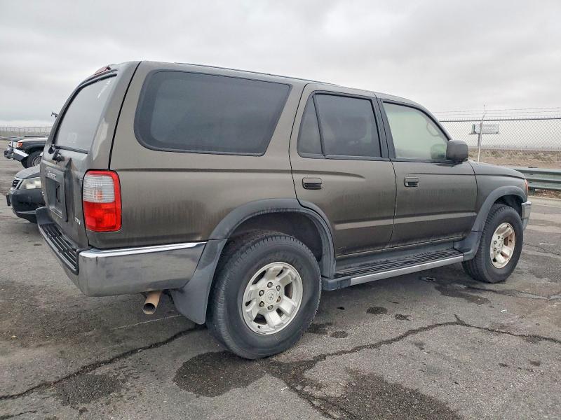 Photo 3 from auction – 1998 TOYOTA 4RUNNER SR with VIN JT3GN86R7W0066255