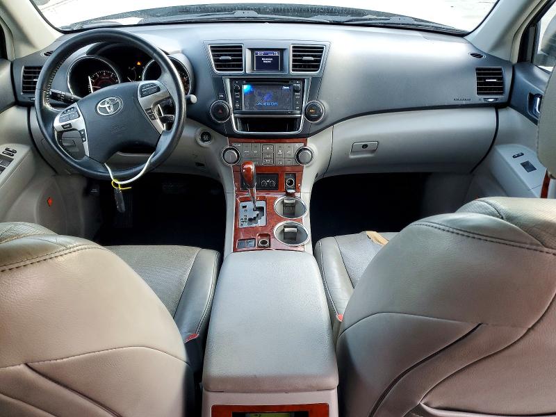 Photo 8 from auction – 2013 TOYOTA HIGHLANDER with VIN 5TDYK3EH4DS090558