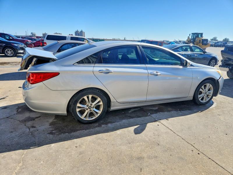 Photo 3 from auction – 2011 HYUNDAI SONATA SE with VIN 5NPEC4AC0BH233394