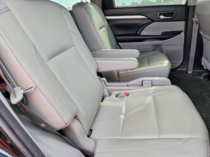Zdjęcie 10 z aukcji – 2017 TOYOTA HIGHLANDER z VIN 5TDJZRFH9HS512926
