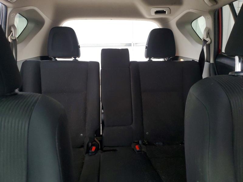 Photo 10 from auction – 2018 TOYOTA RAV4 LE with VIN JTMZFREV2JD120293