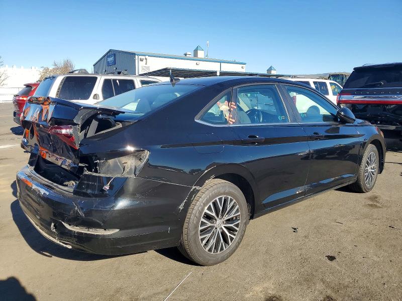 Photo 3 from auction – 2021 VOLKSWAGEN JETTA with VIN 3VWC57BU7MM006675