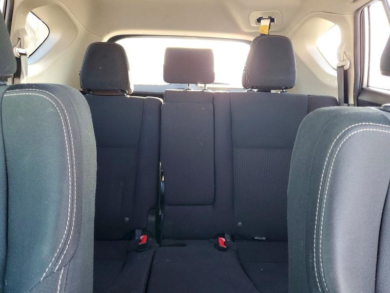 Photo 10 from auction – 2015 TOYOTA RAV4 XLE with VIN JTMWFREV6FD068547