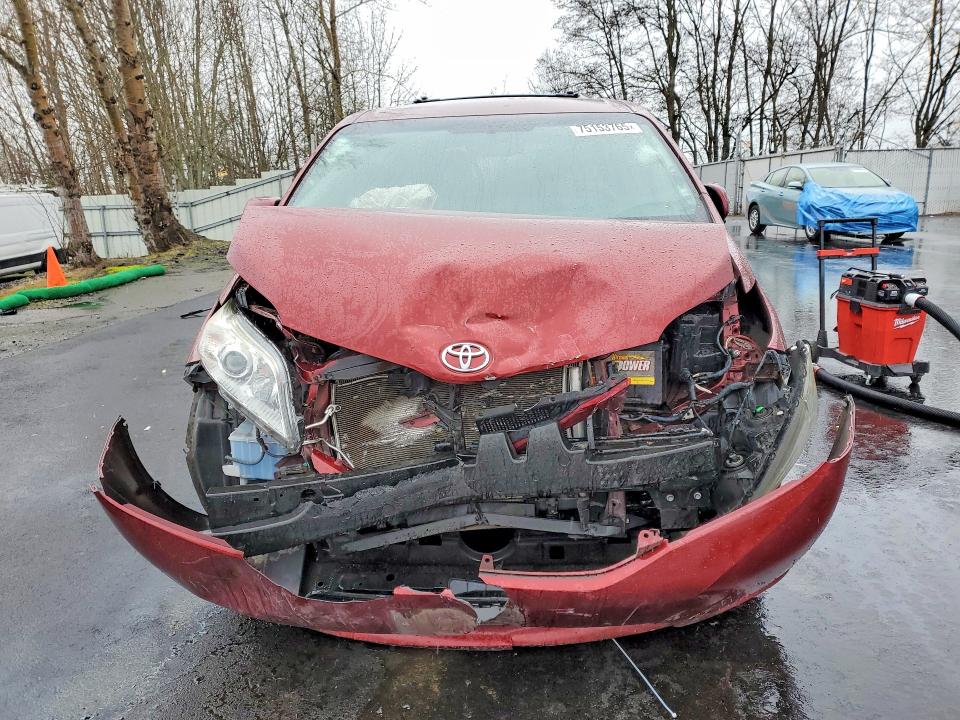 Photo 5 from auction – 2016 TOYOTA SIENNA LE with VIN 5TDKK3DC8GS735356