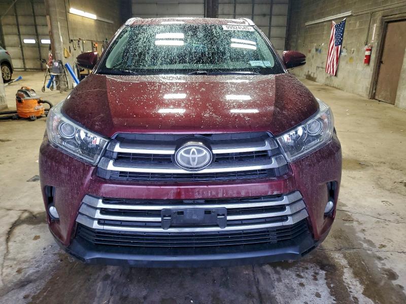 Photo 5 from auction – 2017 TOYOTA HIGHLANDER with VIN 5TDDZRFH7HS382271