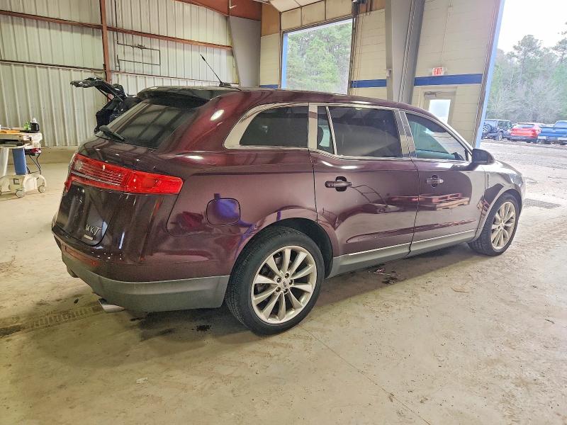 Photo 3 from auction – 2011 LINCOLN MKT with VIN 2LMHJ5AT9BBJ00198