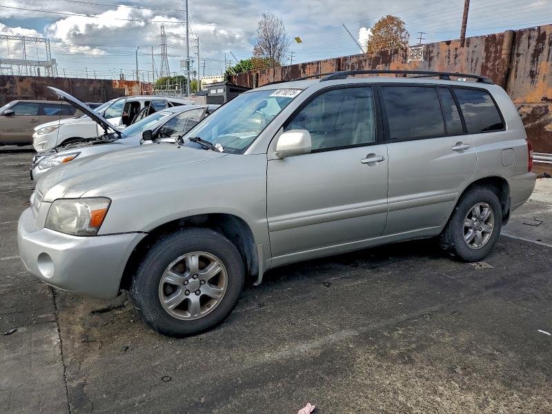TOYOTA HIGHLANDER 2004 with VIN JTEDP21A340017571 - Photo from auction