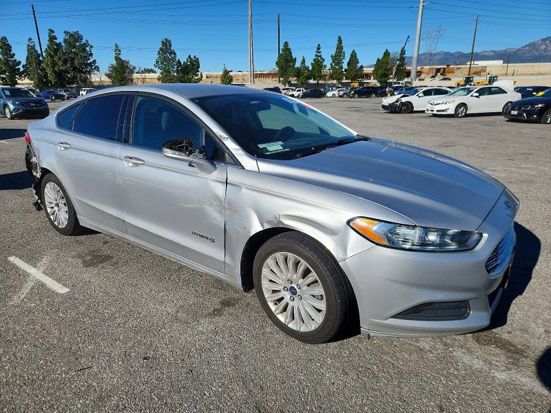 Photo 4 from auction – 2016 FORD FUSION with VIN 3FA6P0LU0GR357991